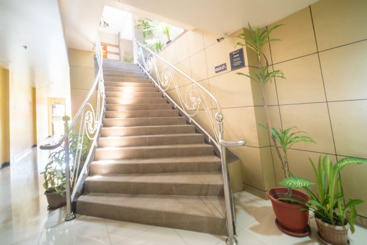 Oyo 197 Sunny Point Hotel Davao City Dış mekan fotoğraf